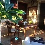 Kamarca House *