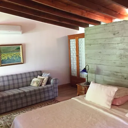 Kamarca House